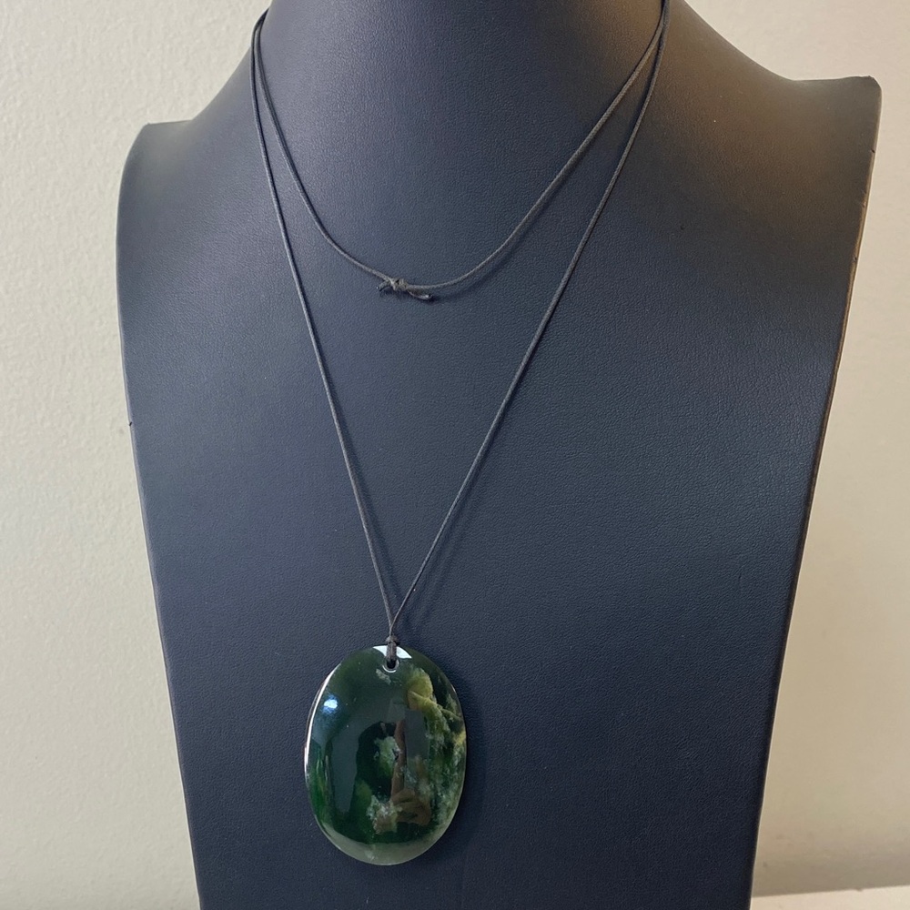 Dark Green Oval Pendant Necklace